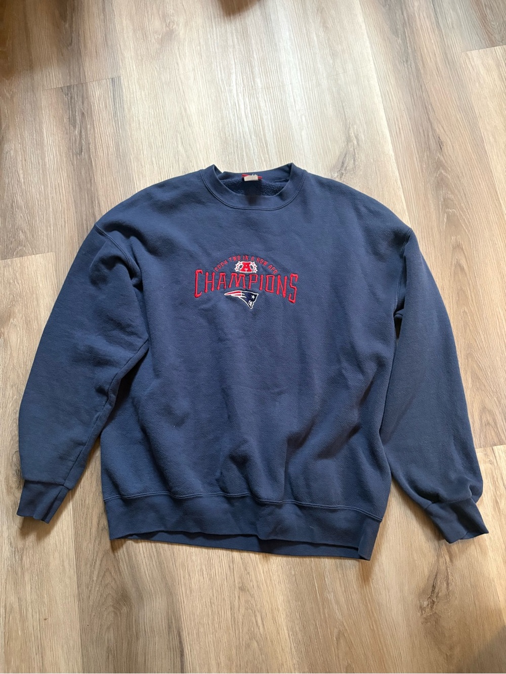 Vintage New England Patriots graphic crewneck